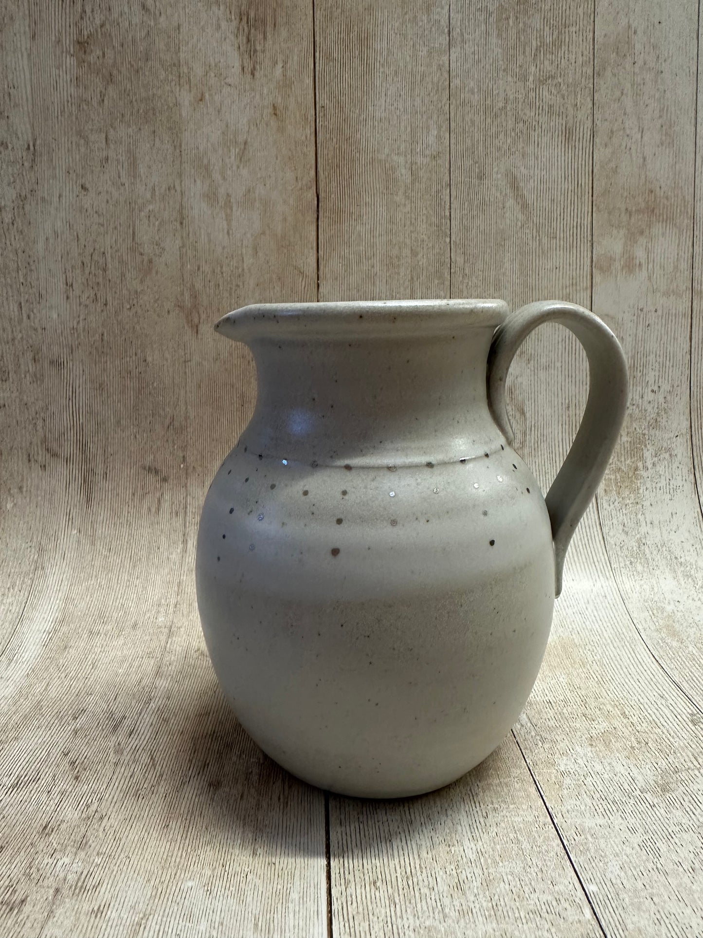 Jug Medium (Platinum Collection)